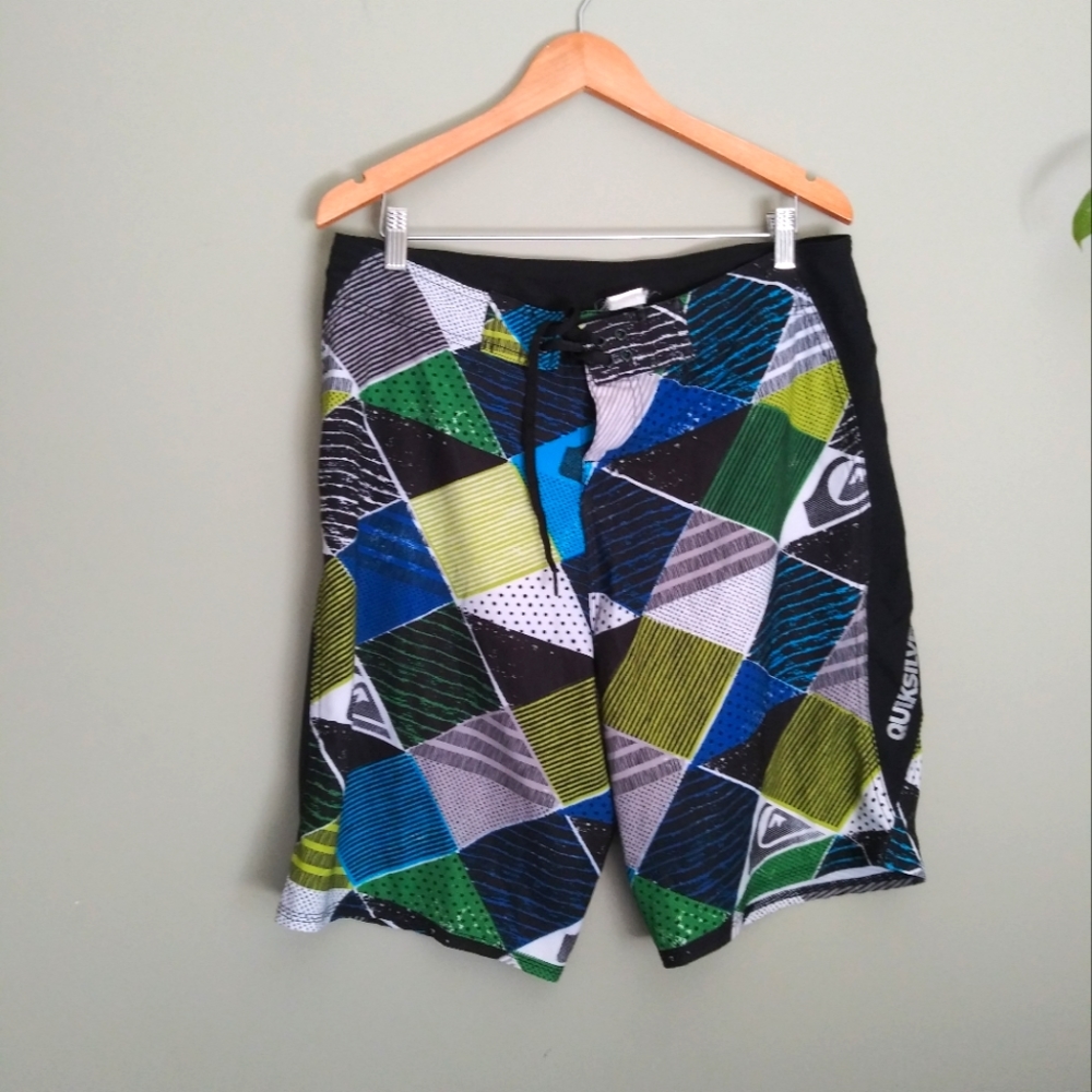 Mens Quicksilver No Strings 22" Board Shorts Size 34